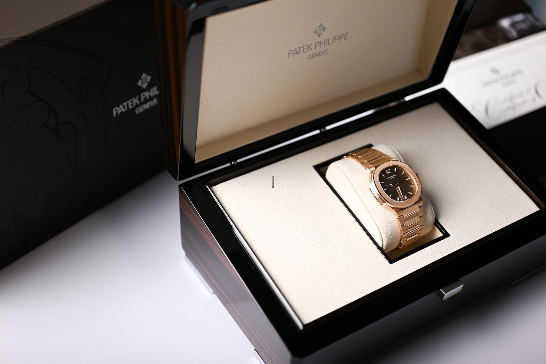 Relógio Patek Nautillus 40mm + Caixa e Certificado